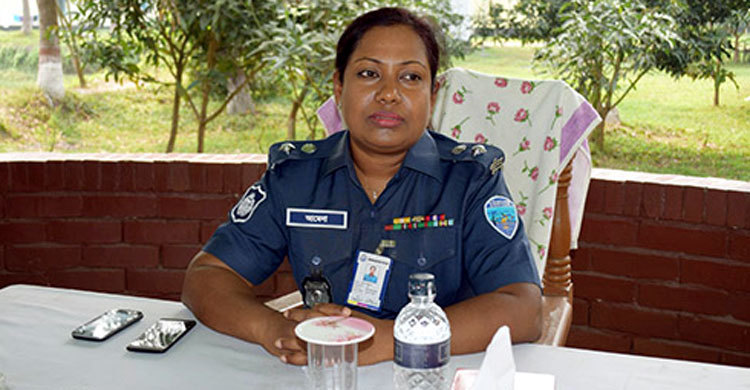 সেই আমেনা এখন আলো ছড়াচ্ছেন সারা বিশ্বে