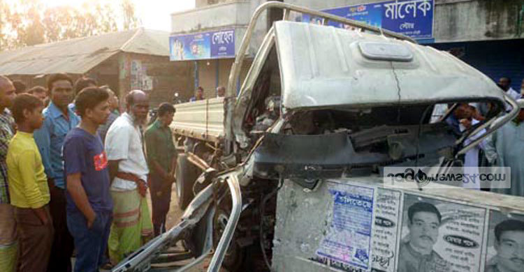 সড়ক দুর্ঘটনায় পিকআপ চালক নিহত