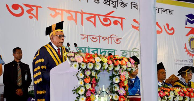 চড়াই-উতরাই পেরিয়ে দেশে আজ গণতন্ত্র প্রতিষ্ঠিত : রাষ্ট্রপতি