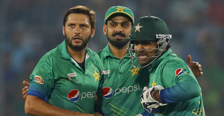 শুক্রবারই ভারত যাচ্ছে আফ্রিদিরা!