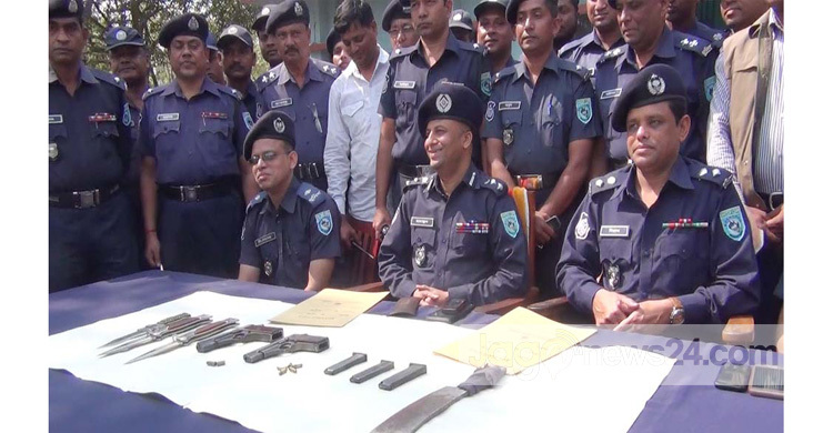 পঞ্চগড়ে পুরোহিত হত্যা : ৩ জেএমবি সদস্য গ্রেফতার