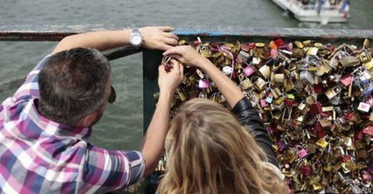 যুগলদের জন্য অন্যরকম আয়োজন!