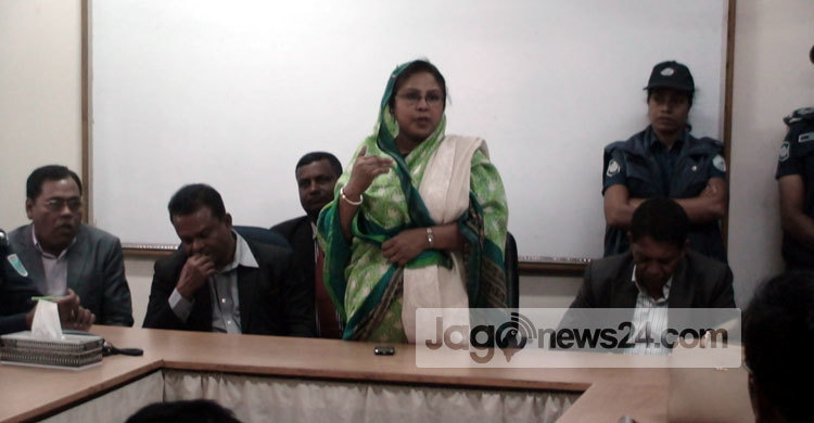 ডাকাতির ঘটনাস্থল পরিদর্শনে চুমকি