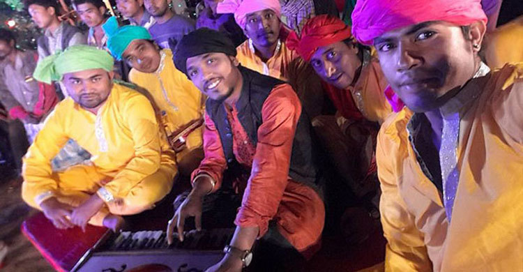 চলচ্চিত্রে অভিনয় করলেন গায়ক পুলক