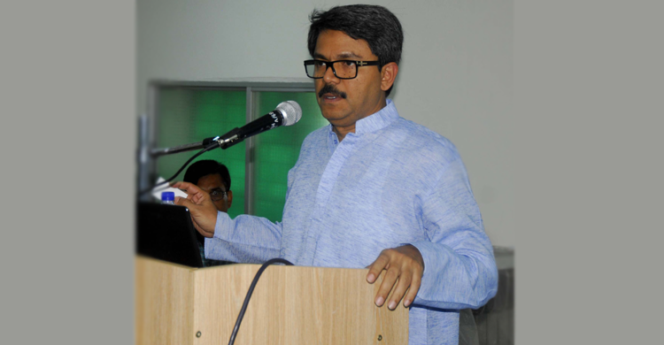 হতাশায় না ডুবে তরুণদের তৈরি হতে হবে : শাহরিয়ার আলম