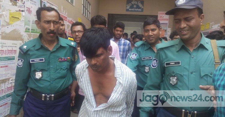 রাবিতে চোর সন্দেহে এক ব্যক্তিকে পুলিশে সোপর্দ