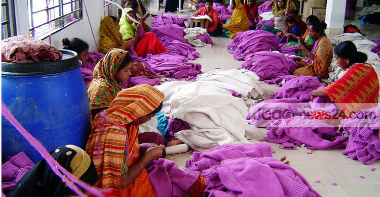 রূপগঞ্জে মানবেতর জীবনযাপন করছেন নারী শ্রমিকরা