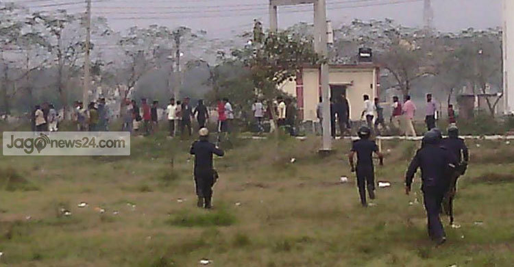 বেরোবিতে ছাত্রলীগের দুই পক্ষের দফায় দফায় সংঘর্ষ 