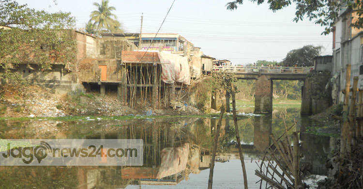 দখল হয়ে যাচ্ছে চিত্রা নদী