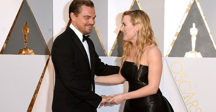 জ্যাকের অস্কার জয়ের আনন্দে কাঁদলেন রোজ (ভিডিও) 