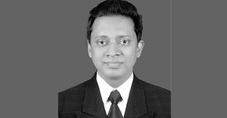 সীতাকুণ্ডে মেম্বার প্রার্থী আটক