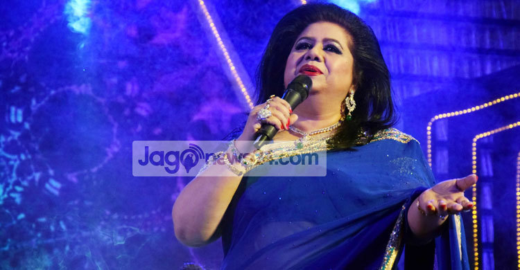 নারী দিবসের সম্মাননায় রুনা লায়লা