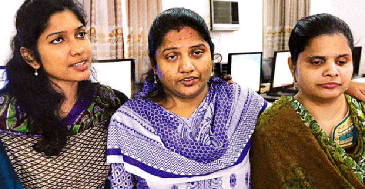 জ্ঞানের আলো বিতরণ করছে ওরা দৃষ্টিশক্তিহীন চারবোন