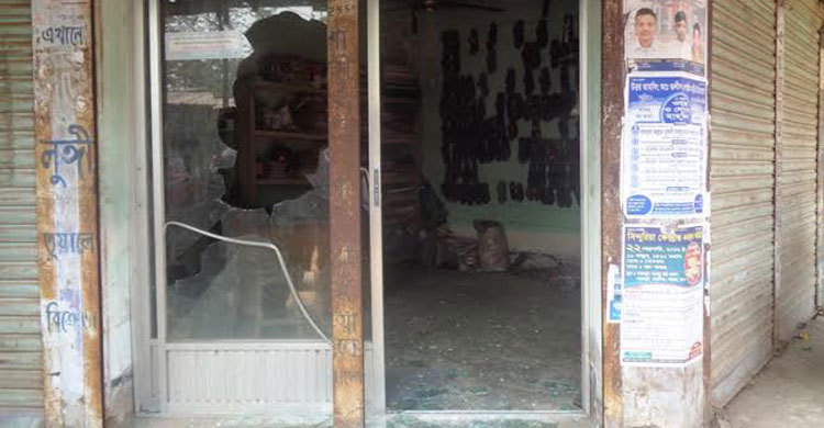 জাবিতে ছাত্রলীগ কর্মীকে মারধর, দোকানপাট ভাঙচুর