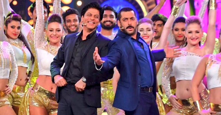 দুবাইয়ে শাহরুখের পার্টিতে সালমান 