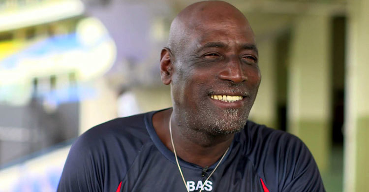 পাকিস্তানের কোচ হতে চান ভিভ রিচার্ডস