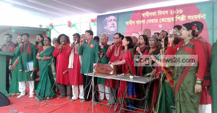 টেবিলেই তবলার কাজ সারতেন শব্দ সৈনিকরা