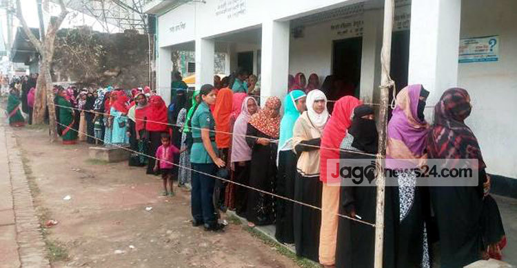 সিলেটে উৎসবের আমেজে চলছে ভোটগ্রহণ 