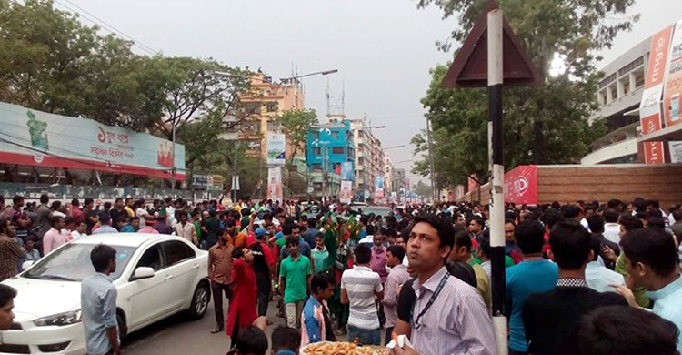 এখনো টিকিটের খোঁজে ক্রিকেটপ্রেমীরা