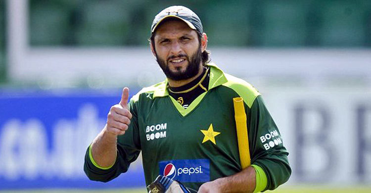 পদত্যাগের হুমকি আফ্রিদির