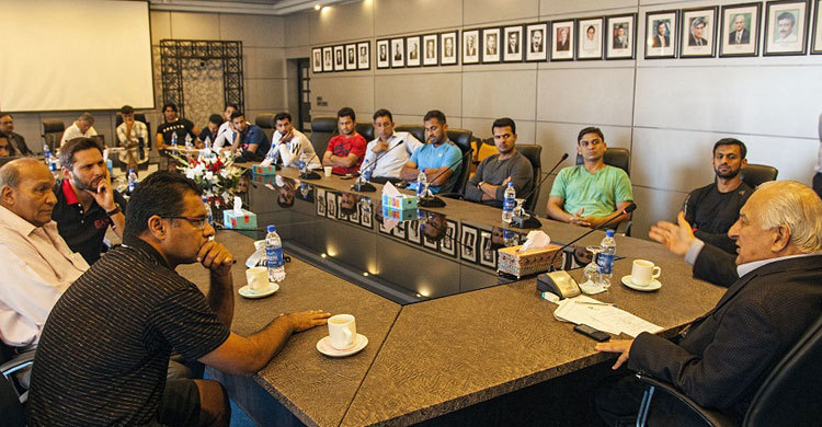 চাইলে সরে দাঁড়াতে পারেন আফ্রিদিরা 