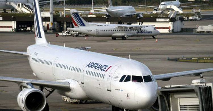 কন্যা শিশুকে হাত ব্যাগে ভরে ইস্তানবুল থেকে প্যারিস