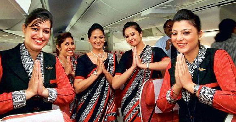 বিমানের মতো ট্রেনেও সেবিকা!