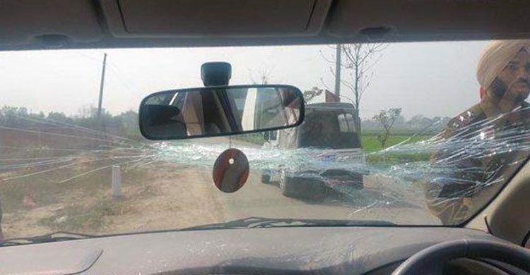 পাঞ্জাবে কেজরিওয়ালের ওপর হামলা