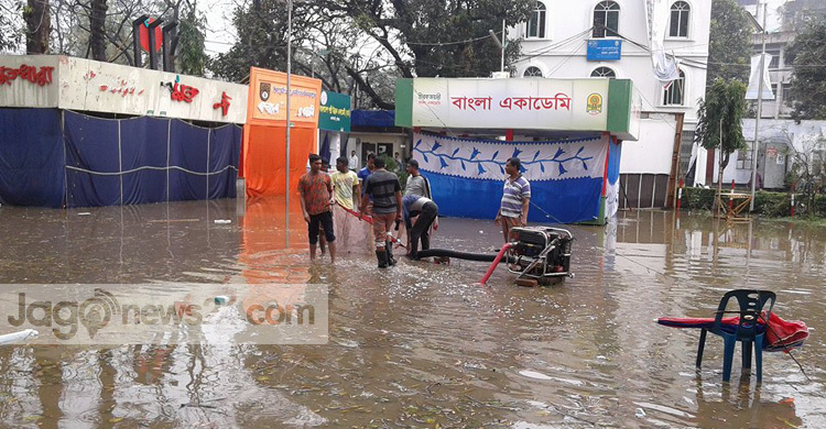 বৃষ্টিতে বইমেলায় ব্যাপক ক্ষয়ক্ষতি