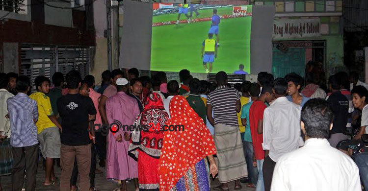 মাঠে টাইগাররা আর বাইরে সবাই!