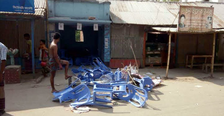 বরিশালে আ.লীগের বিদ্রোহী প্রার্থীর অফিস ভাঙচুর, প্রচারে বাধা 