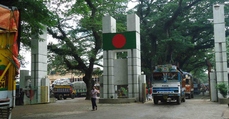 বেনাপোলে শুল্কমূল্য বৃদ্ধিতে আমদানি হ্রাস : রাজস্বে ঘাটতি 