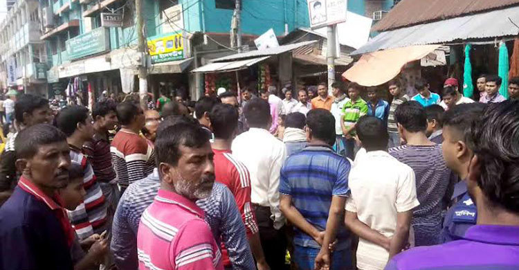 বেনাপোলে উচ্ছেদ অভিযান চালিয়েও ব্যর্থ পুলিশ