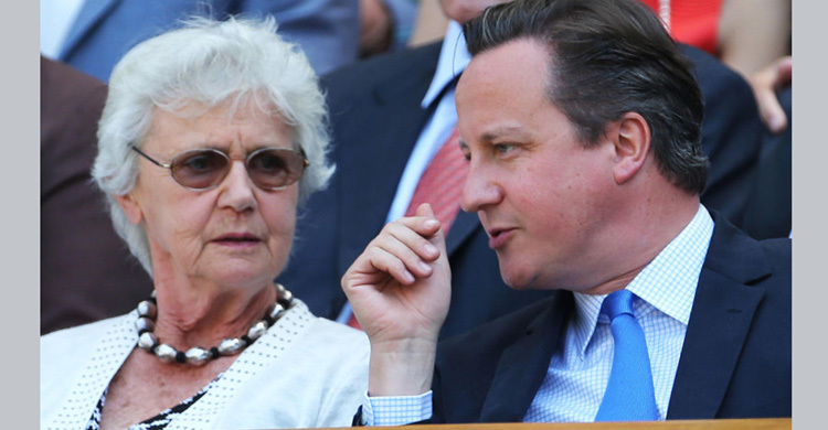 চাকরি হারাবেন ব্রিটিশ প্রধানমন্ত্রীর মা