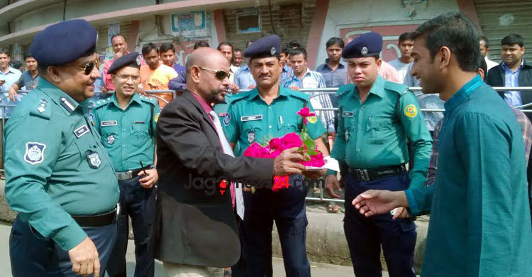 চট্টগ্রামে পুলিশের ভালোবাসার একটি দিন
