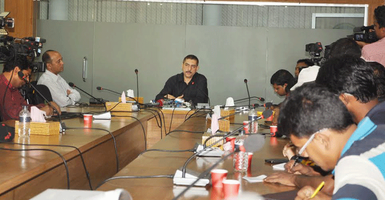 মায়ের সাথে সম্পর্কের জেরে জাহাজের ক্যাপ্টেনকে দশ টুকরা