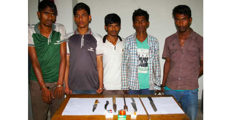 চট্টগ্রামে ডাকাতির প্রস্তুতিকালে পাঁচ ডাকাত আটক
