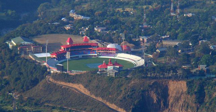 সকাল থেকে বৃষ্টি নেই ধর্মশালায়