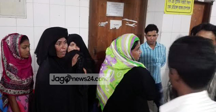 স্বামী মইরা গেলে পথে বসমু ভাই, কিছু করেন!