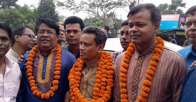 গোপালগঞ্জে ডিইউজে সভাপতি শাবান মাহমুদকে সংবর্ধনা