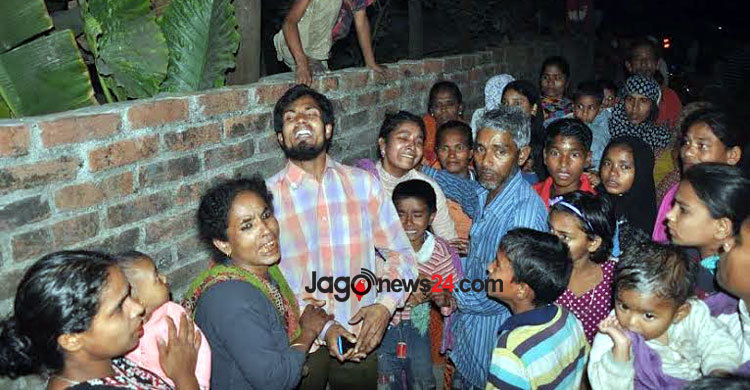 বরিশালে আগুনে পুড়লো হতদরিদ্র ২০ পরিবারের সম্পদ