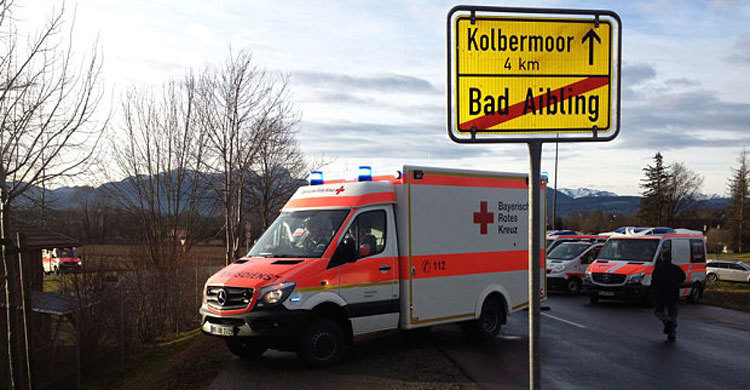 জার্মানিতে ট্রেনের মুখোমুখি সংঘর্ষে বহু হতাহতের আশঙ্কা