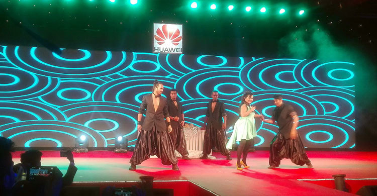 বাজারে হুয়াওয়ের নতুন দুটি স্মার্টফোন