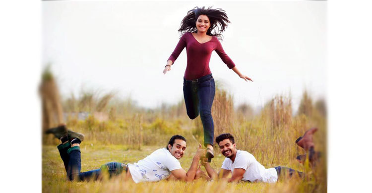 এপ্রিলের শেষ শুক্রবারে আসছে আইসক্রিম