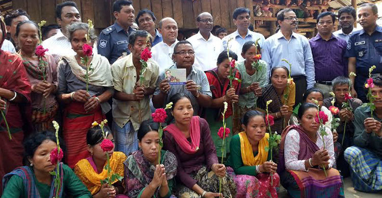 ইনানিতে বঙ্গবন্ধুর ‘অজ্ঞাতবাসে’ সহযোগিতাকারী আদিবাসীদের সংবর্ধনা 