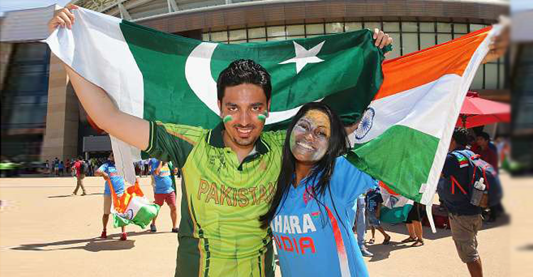 ফেসবুকই এক সুতোয় গেঁথে দিচ্ছে ভারত-পাকিস্তানকে