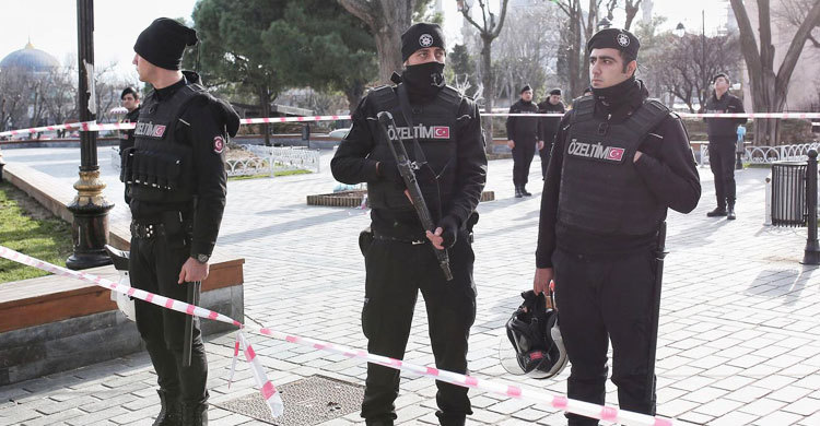 তুরস্কে পুলিশ স্টেশনে দুই নারী জঙ্গির হামলা