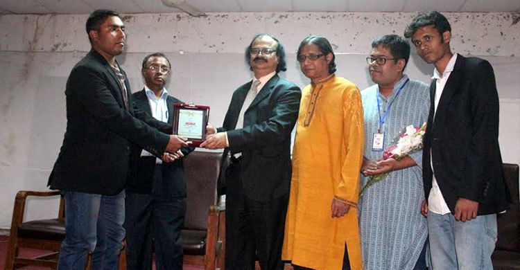 বিশ্ব ভালোবাসা দিবসে জবিতে ‘কাটুস কুটুস’ 