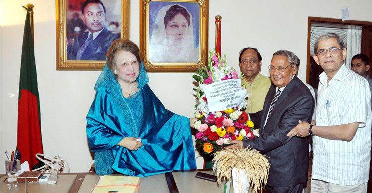 পুনরায় চেয়ারপারসন হওয়ায় খালেদাকে শুভেচ্ছা