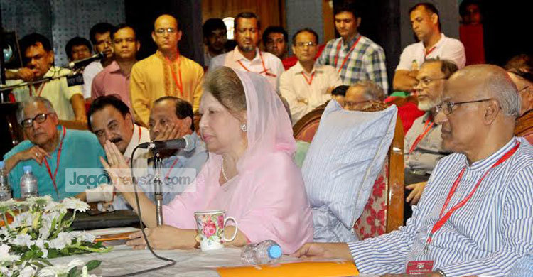 মীর জাফরদের কারণে আন্দোলন ব্যর্থ হয়েছে : খালেদা